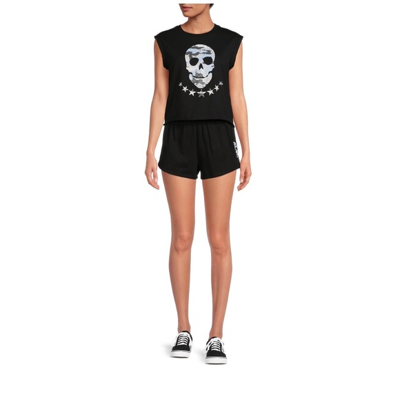 No boundaries skull short pj set size large. - Picture 6 of 6
